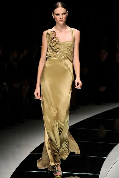 Look 32